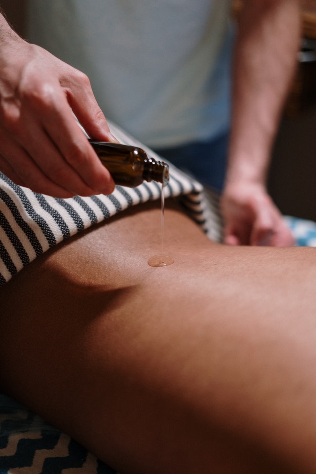 مساج الأروماثيرابي Aromatherapy massage in cairo
